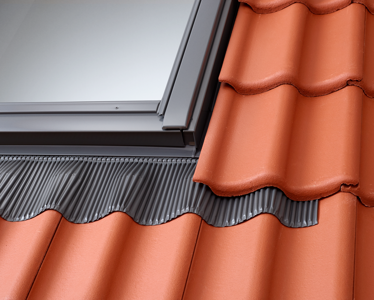 Product image for VELUX EDW PK08 2000 Tile Roof Window Flashing - 940 x 1400mm