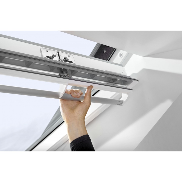 Product image for Velux GGL MK06 2070 Centre Pivot Roof Window White Painted Pine 780 x 1180mm