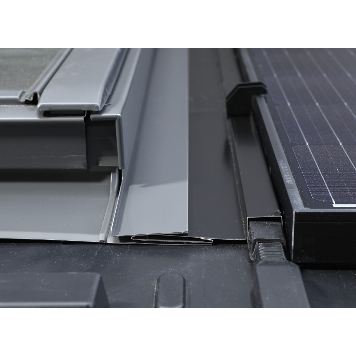 Product image for VELUX ODL MK08 050001 Solar Panel Integration Flashing Kit 78 X 140cm Black