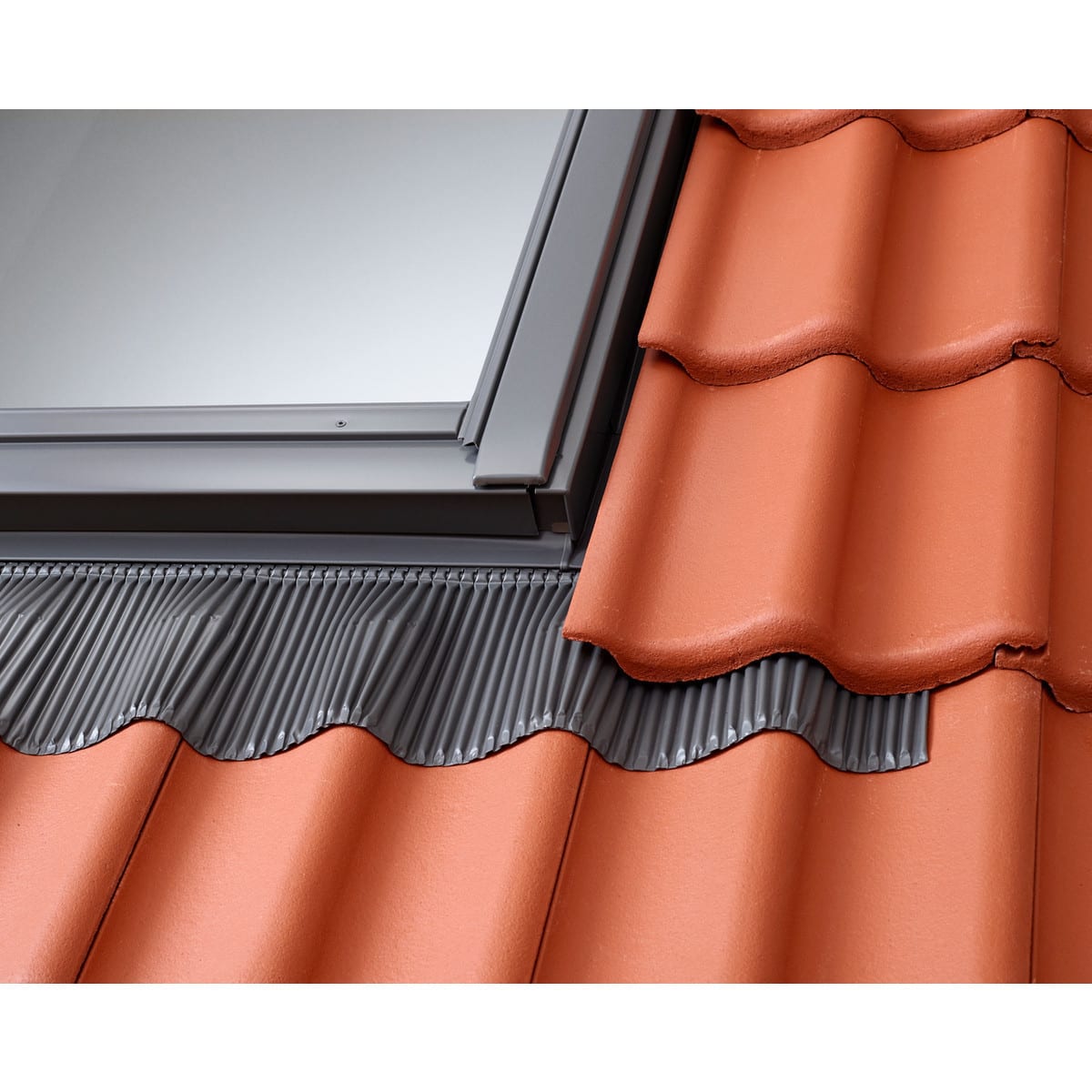 Product image for VELUX Coupled Tile Flashing With 100mm Gap 118 X 114cm Black