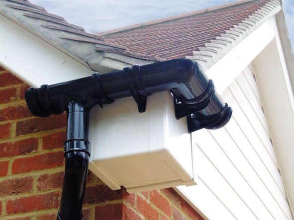 Image of Half Round Gutter 90° Angle Black 112mm
