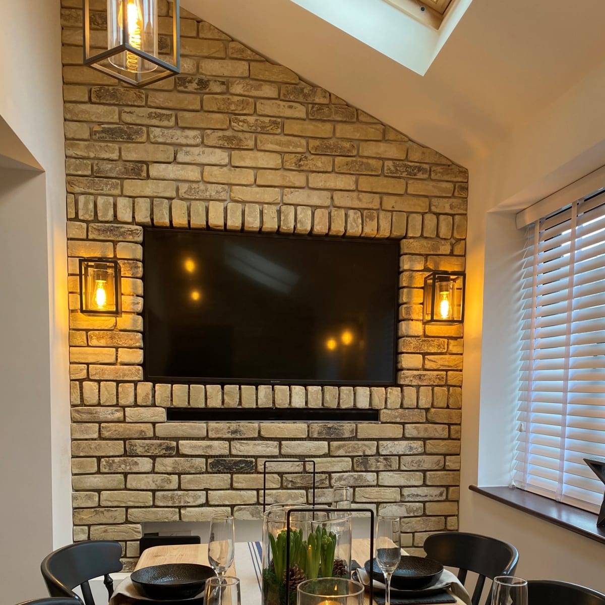 Product image for The Brick Tile Company Brick Slips Tile Blend 10 Cream - Sample Panel