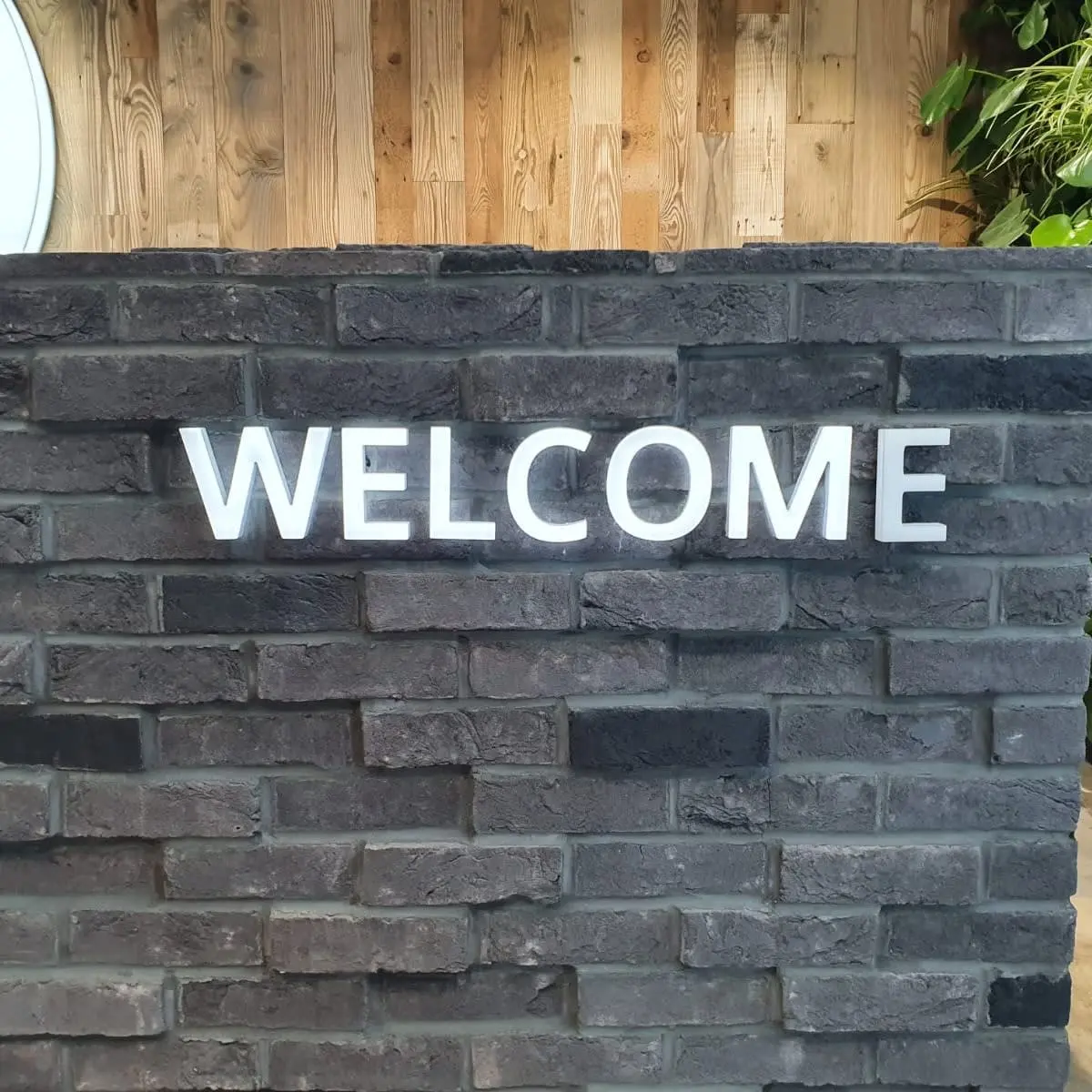 Product image for The Brick Tile Company Brick Slips Tile Blend 109 Black - Sample Panel