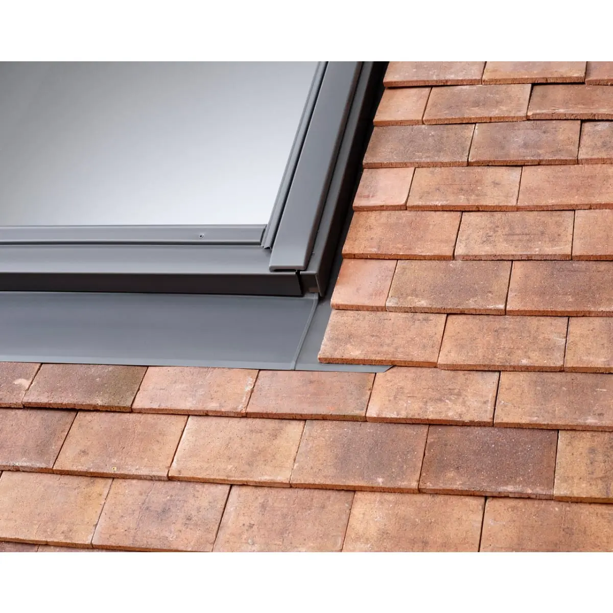 Product image for VELUX EDP MK06 0000 Single Flashing For Plain Tile 78 X 118cm