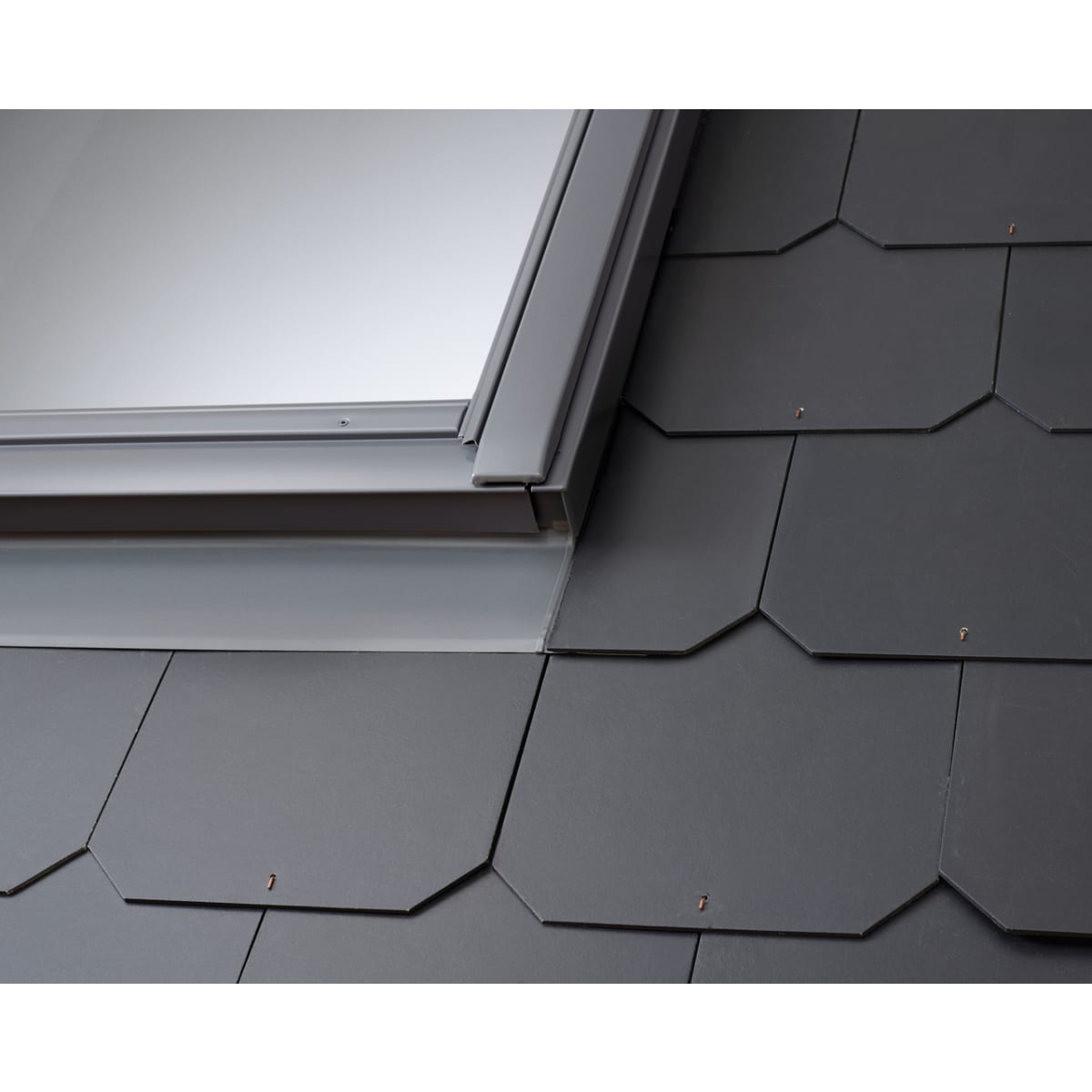 Product image for VELUX EDL SK06 0000 Single Flashing For Slate 114 X 118cm