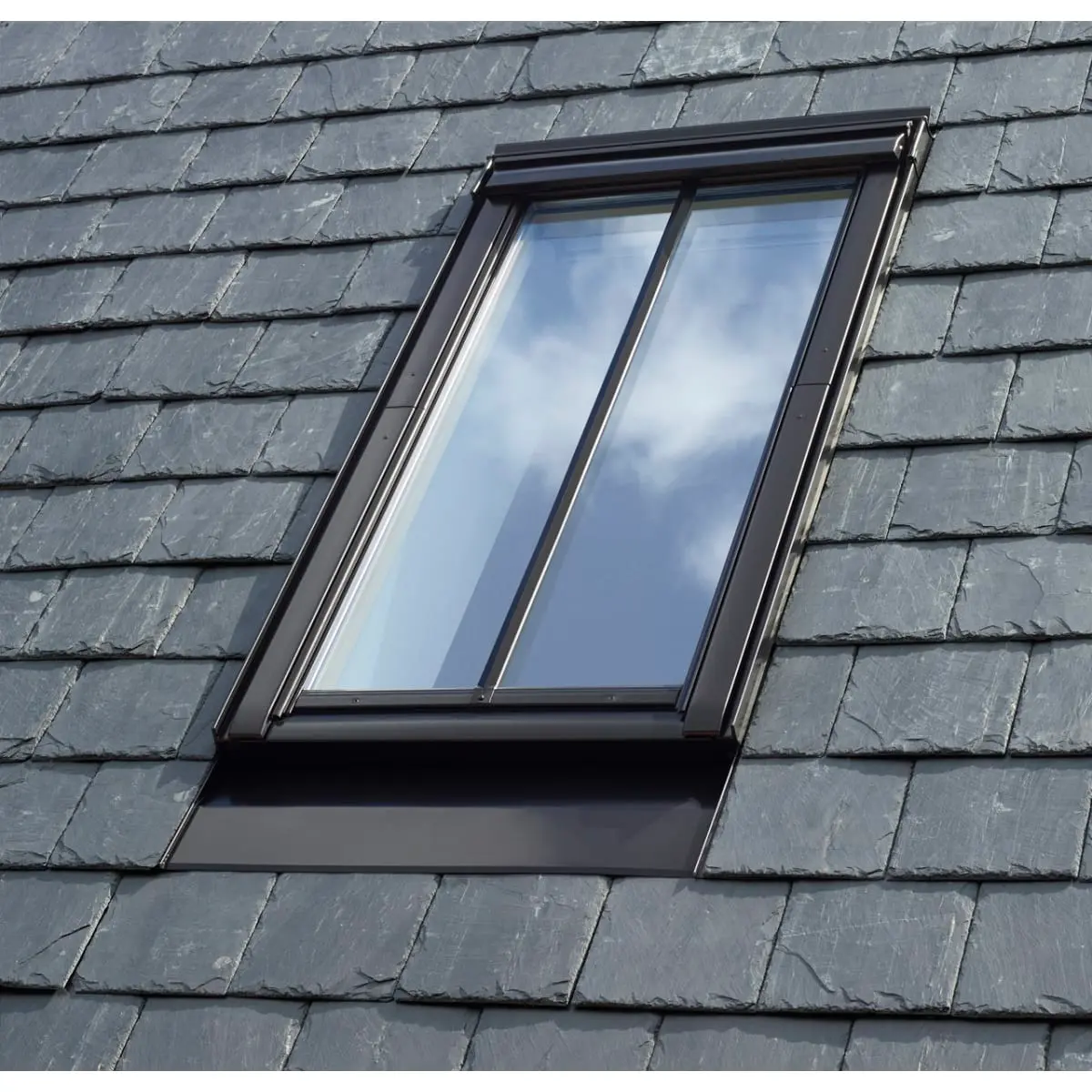 Product image for VELUX Top Hung Conservation Window + Flashing For Slate, 78x140