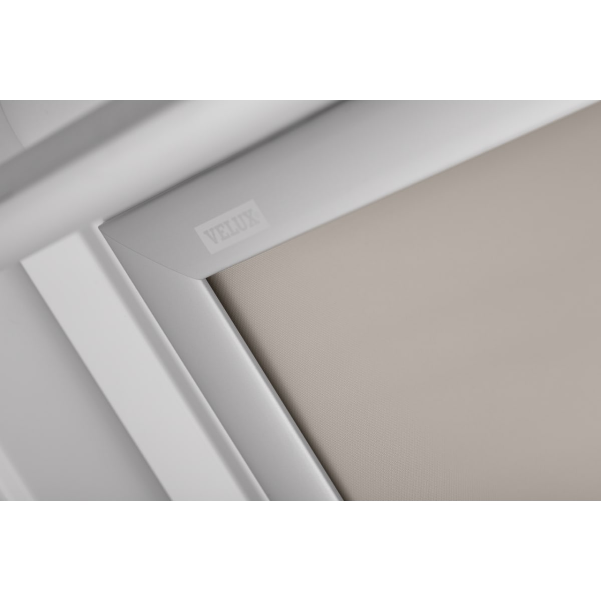 Product image for VELUX Solar Blackout Blind For Roof Windows 94x140cm Until 2014 Beige