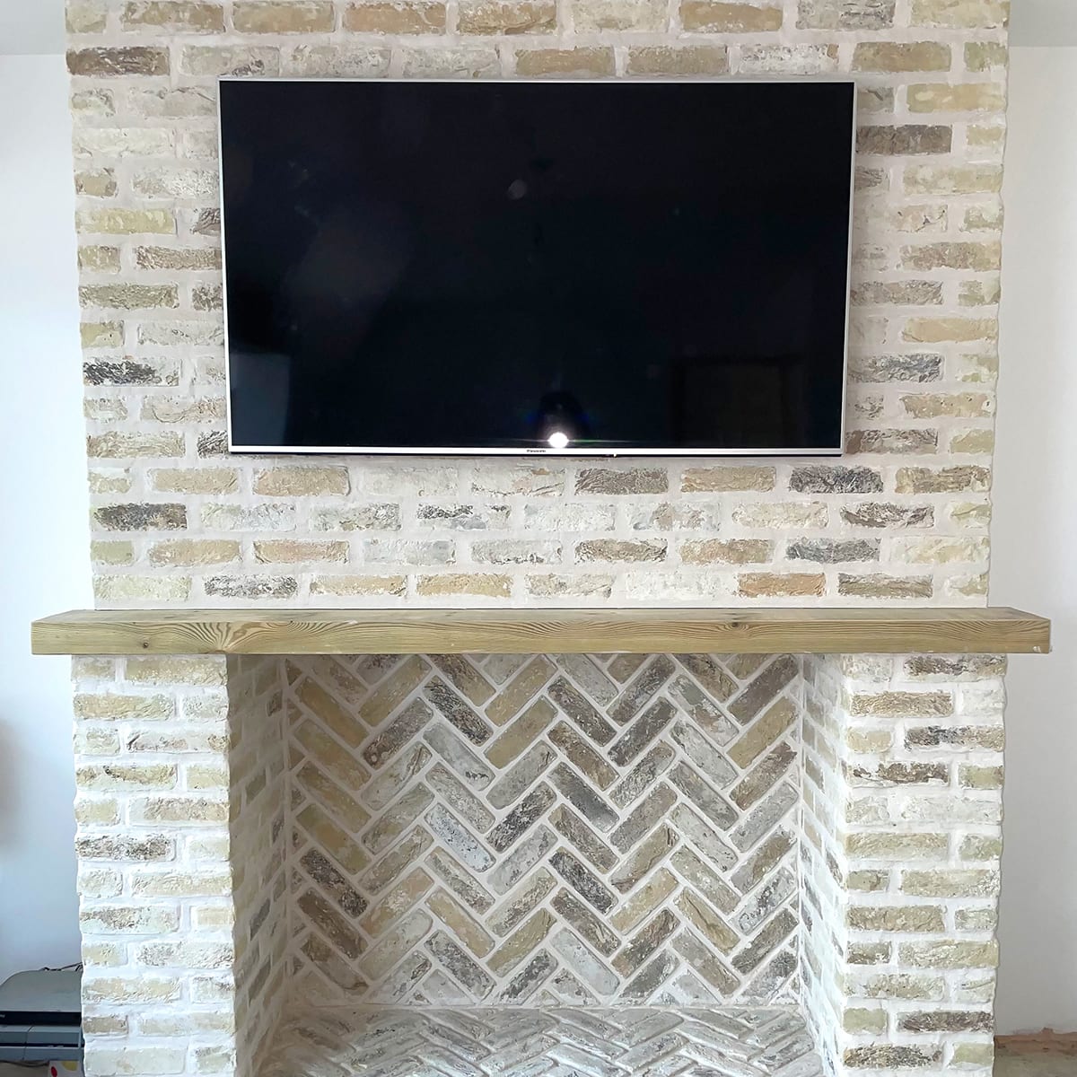 Product image for The Brick Tile Company Brick Slips Tile Blend 10 Cream - Box Of 35