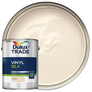 Image of Dulux Trade Vinyl Silk Emulsion Magnolia 5ltr