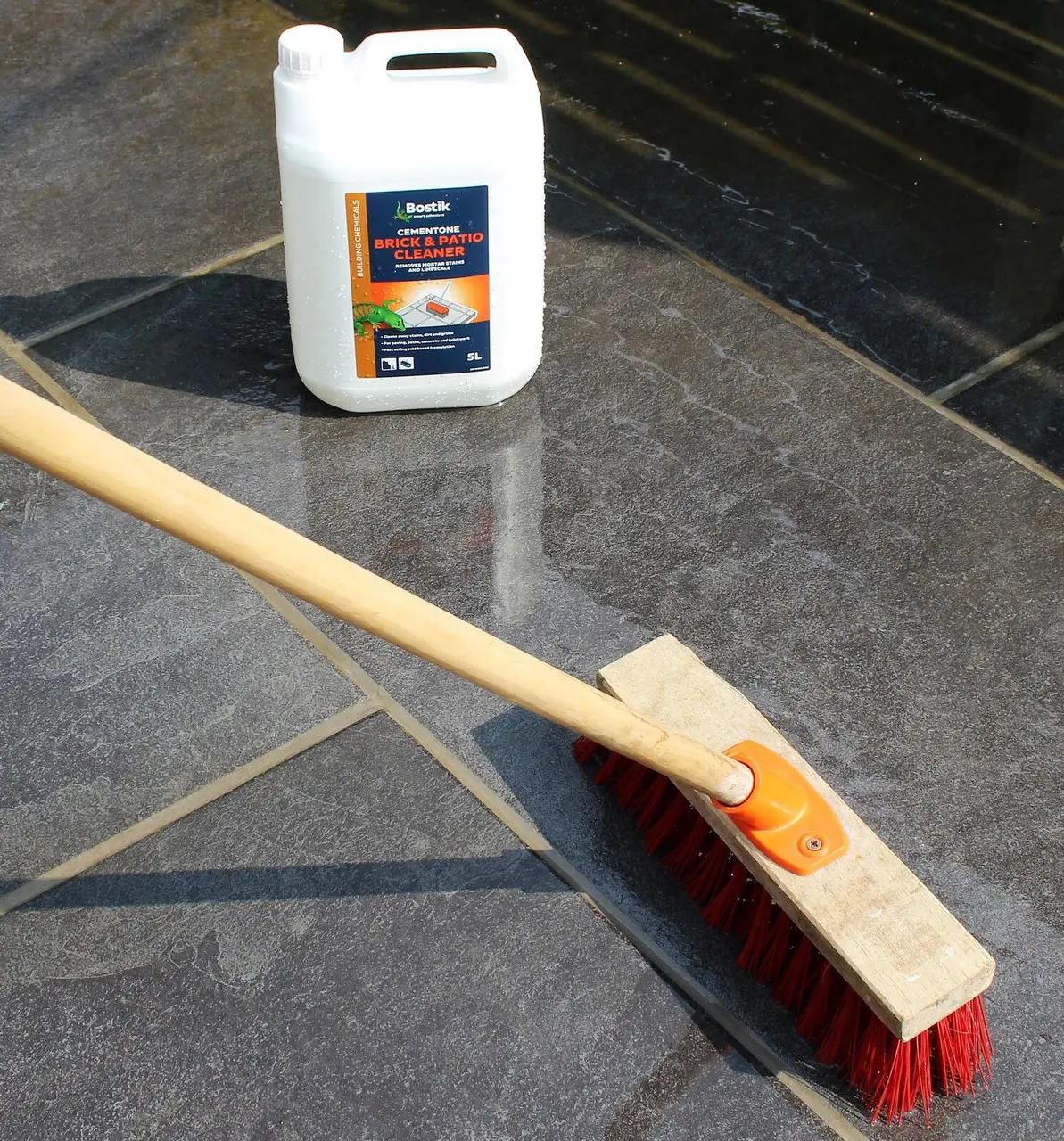 Product image for Bostik Cementone Brick & Patio Cleaner 5 Litre (30812501)